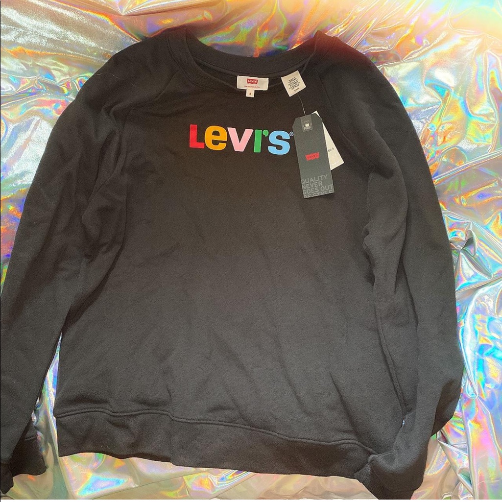 Levi’s Pull Over